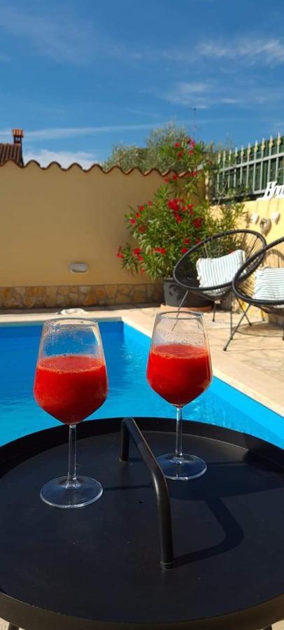 Holiday Home "Mala Kuca " With Heated Pool Pola Esterno foto