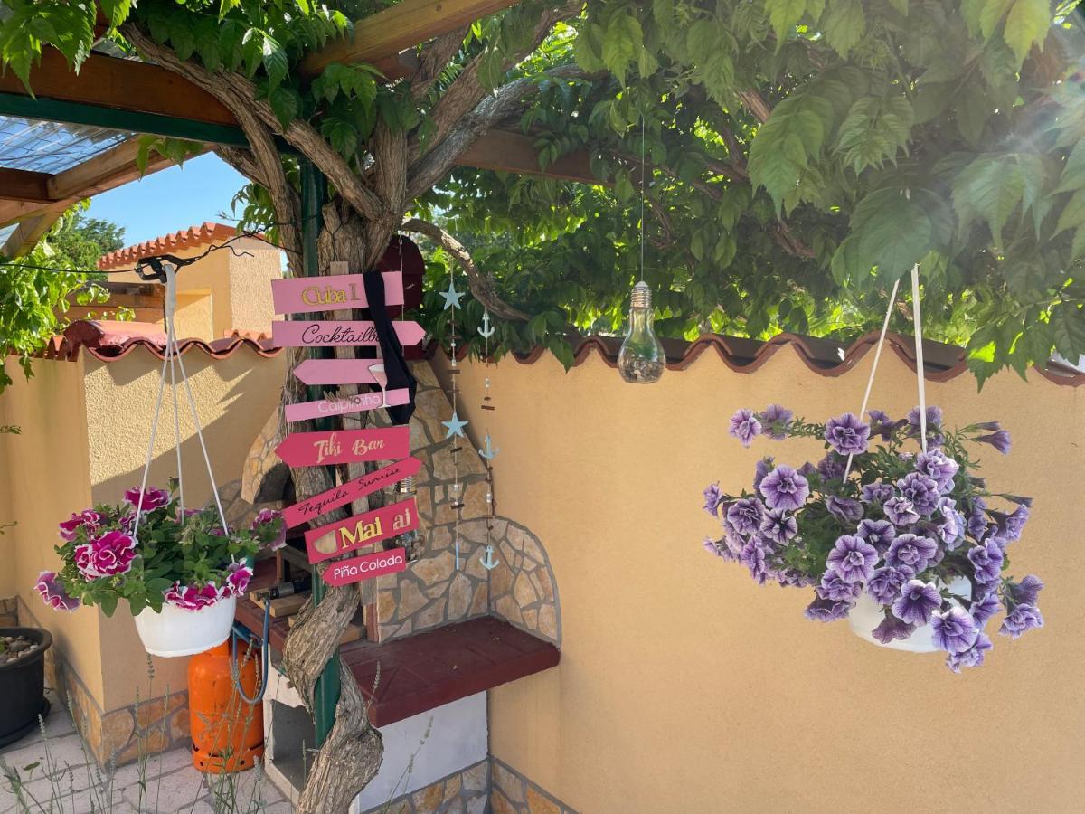 Holiday Home "Mala Kuca " With Heated Pool Pola Esterno foto