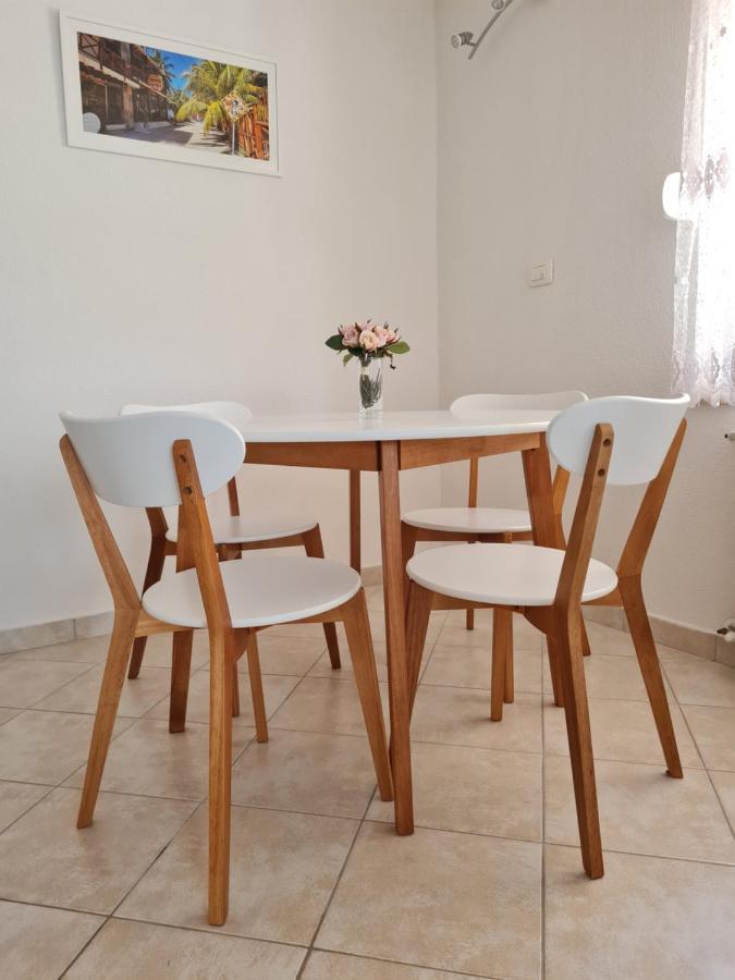 Holiday Home "Mala Kuca " With Heated Pool Pola Esterno foto
