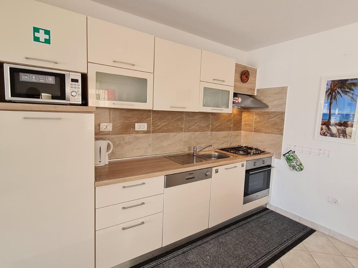 Holiday Home "Mala Kuca " With Heated Pool Pola Esterno foto