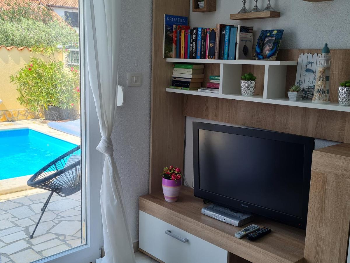 Holiday Home "Mala Kuca " With Heated Pool Pola Esterno foto